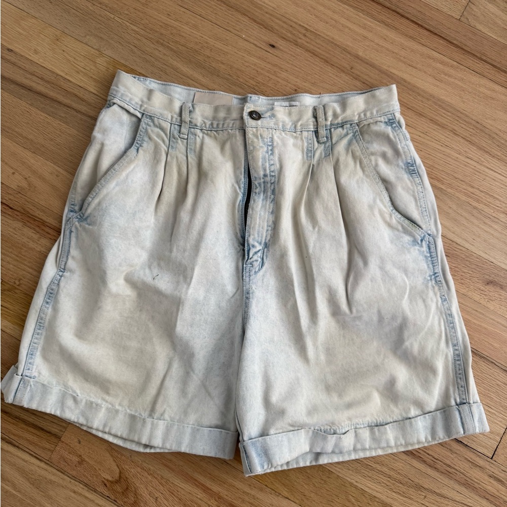 Vtg Bill Blass Light Wash High Rise Denim Mom Shorts, Size 14 Retro Pleated